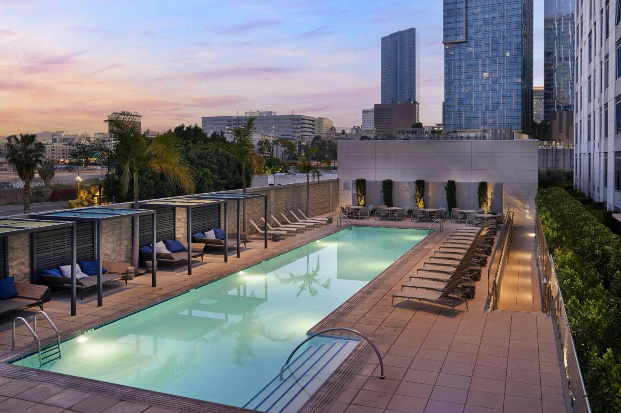 Courtyard By Marriott Los Angeles L.A. Live מראה חיצוני תמונה